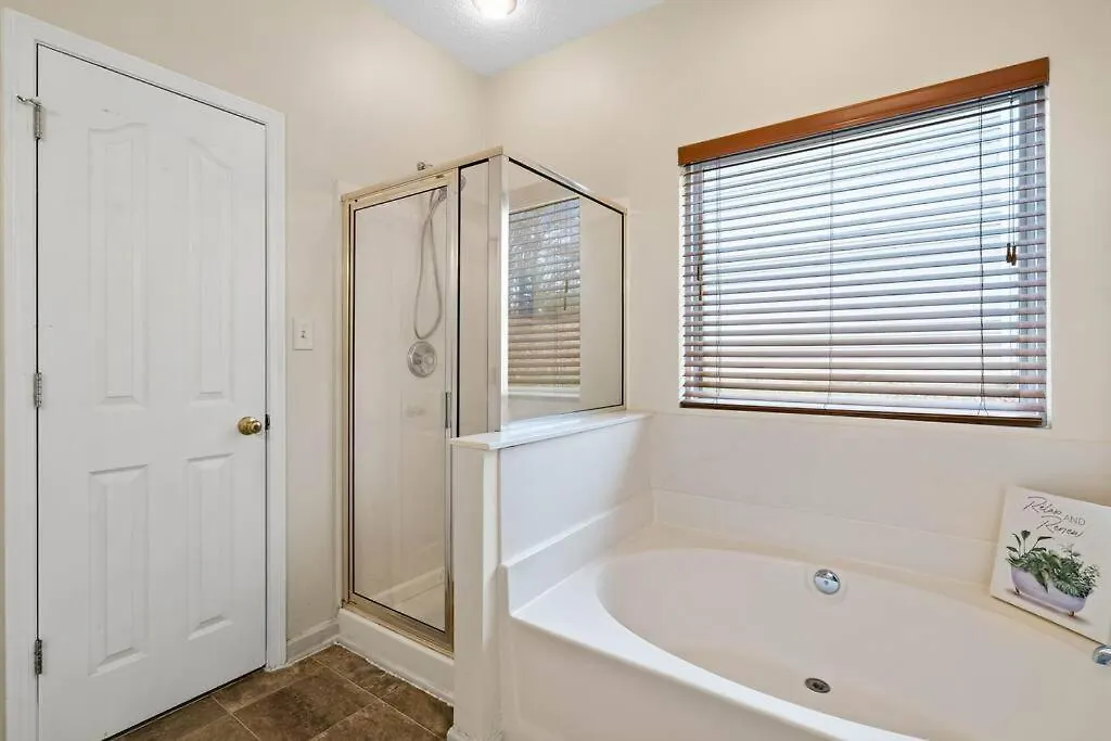 Holiday home Cozy 4B 2 5B University Home King Beds Jacuzzi Charlotte