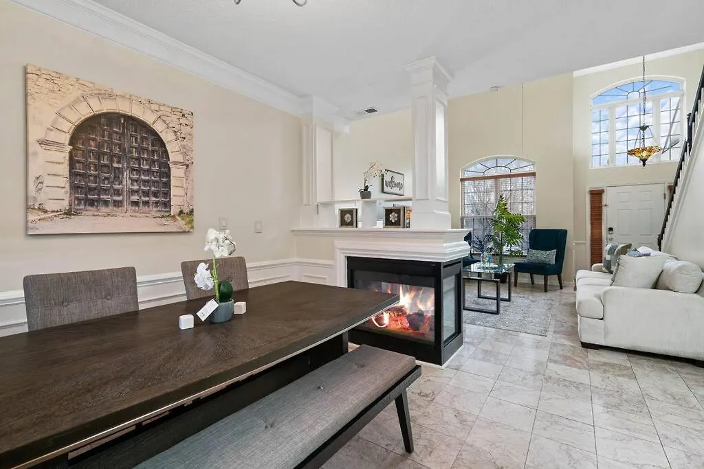 Cozy 4B 2 5B University Home King Beds Jacuzzi Charlotte Holiday home