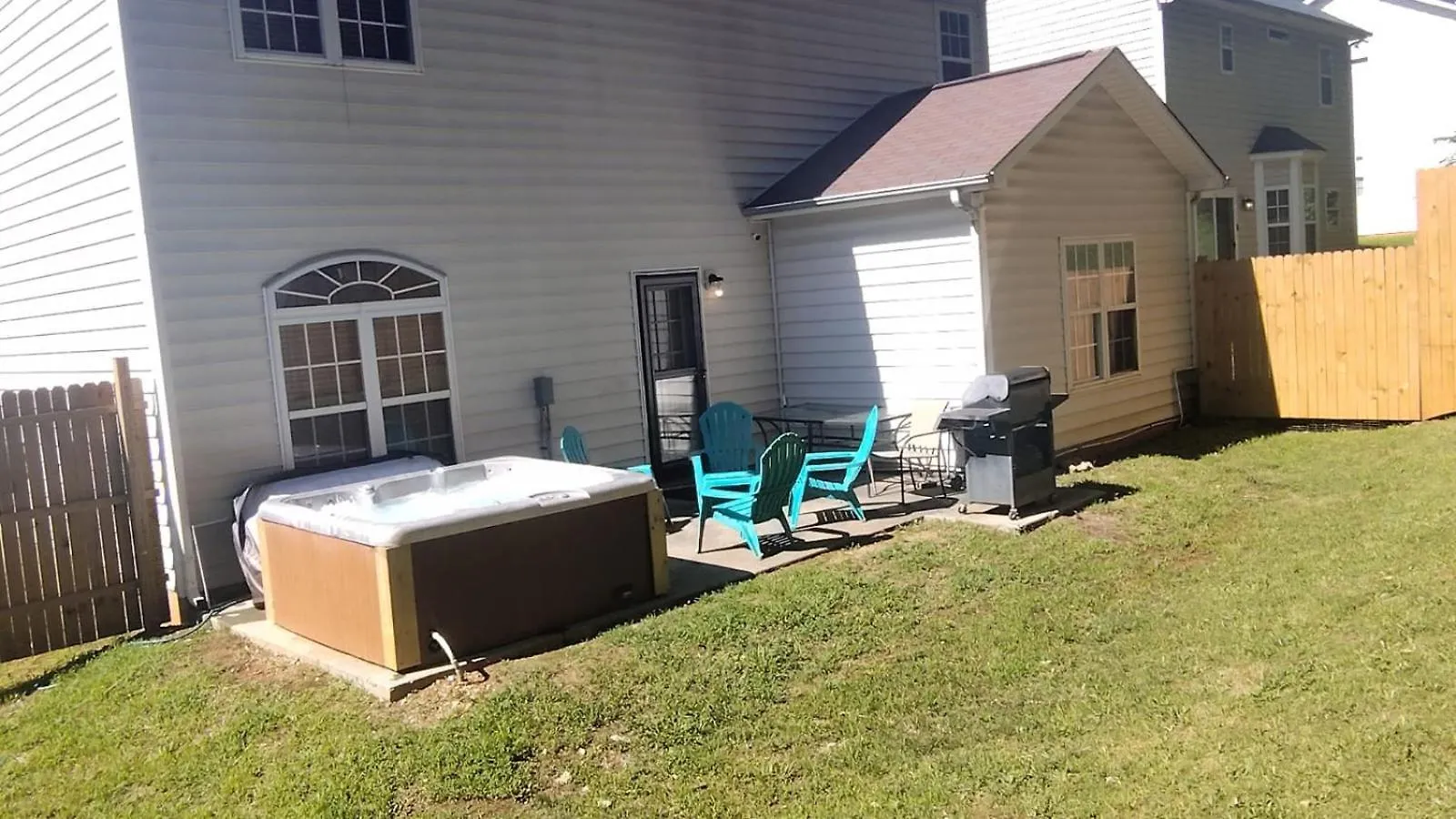 Cozy 4B 2 5B University Home King Beds Jacuzzi Charlotte 0*,  United States